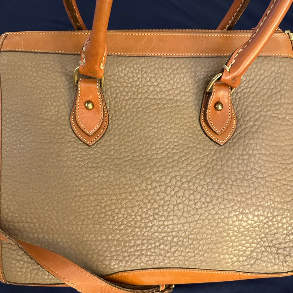 Dooney & Bourke EUC Vintage Pebbled Leather Shoulder Bag - Picture 3 of 5